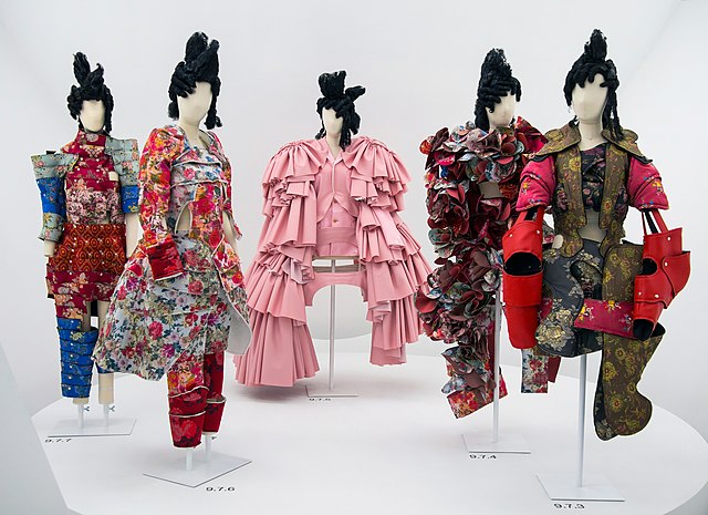 Comme des GarçonsThe Enigmatic Trailblazing of Japanese Fashion - Dr Cric